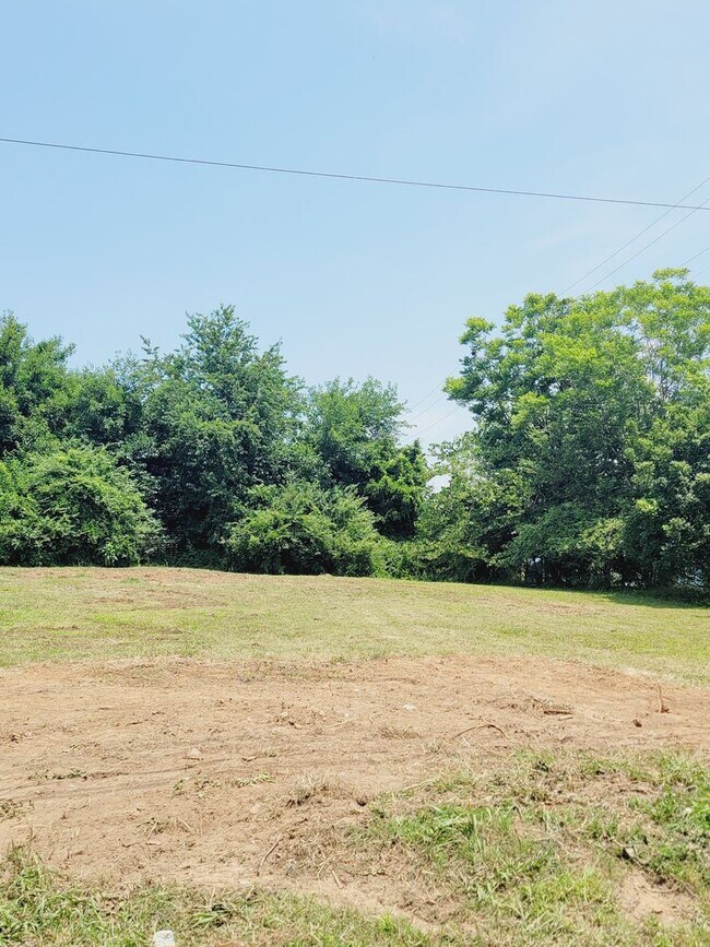 Foto del edificio - Bungalow with Large Yard