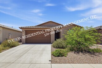 Building Photo - 13142 E Cembeline Ln