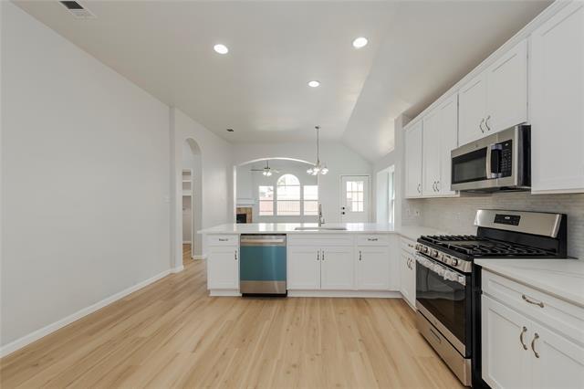 Building Photo - 9208 Clearview Dr