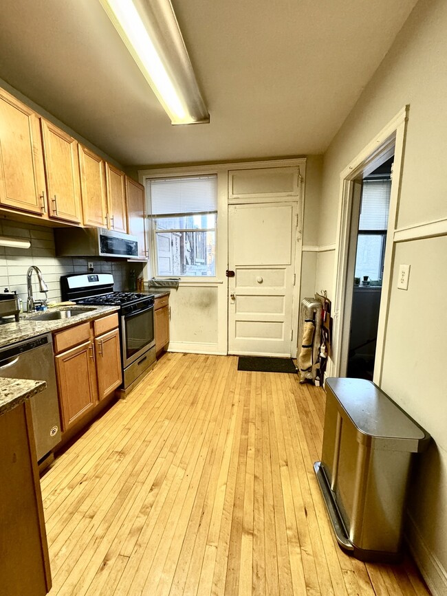 Foto del edificio - 1955 W Sunnyside Ave