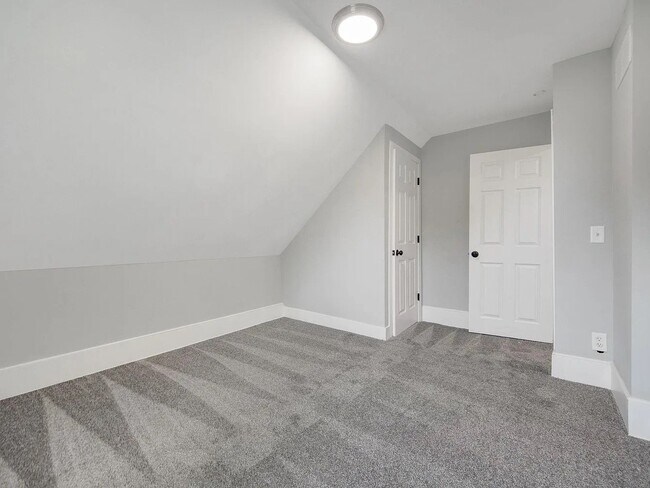 Foto del edificio - 3306 N Bryant Ave