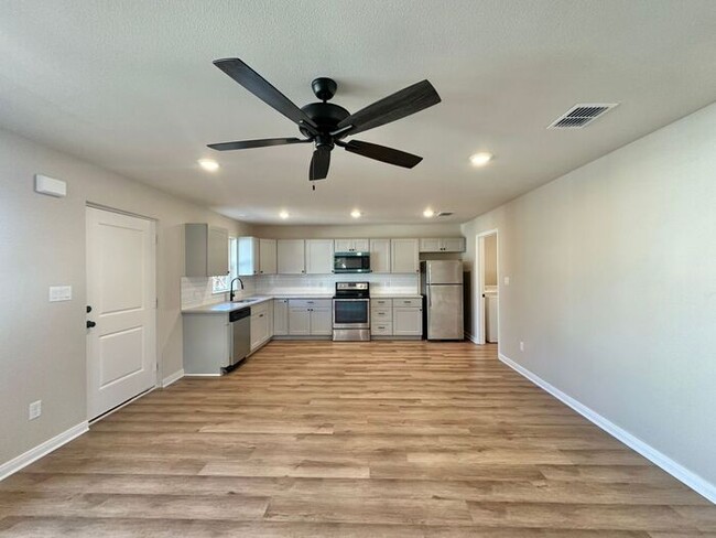 Building Photo - Available Now! Stunning 1 Bedroom 1 Bath N...