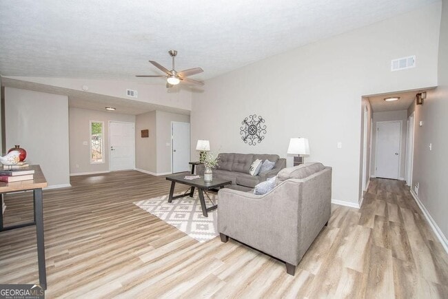 Building Photo - 180 Crabtree Dr