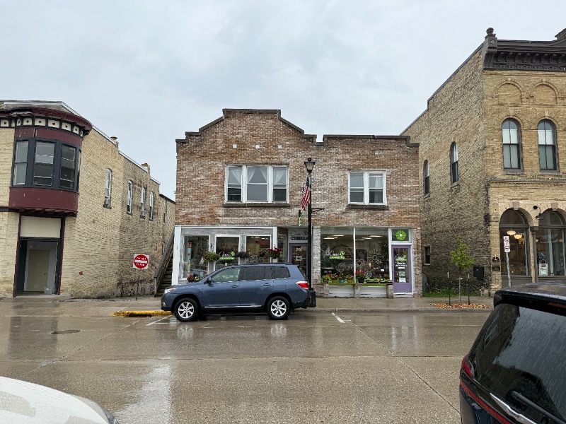 Primary Photo - 201 E Mill St