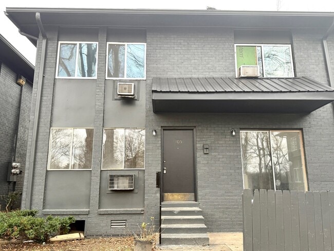 Foto del edificio - 550 Harding Pl