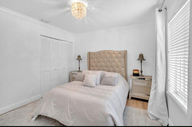Foto del edificio - 10857 Japonica Ct