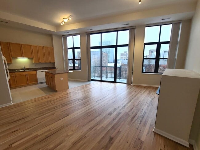Building Photo - 2 bedroom in Chicago IL 60613