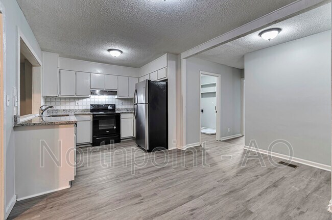 Foto del edificio - 4650 Birch Ridge Trail