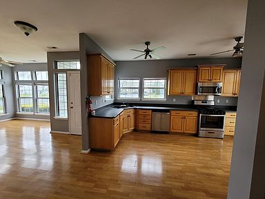 Foto del edificio - 831 Thoreau Ln