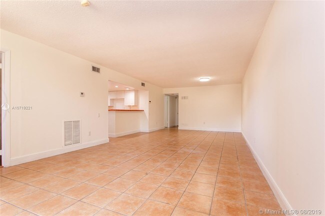 Foto del edificio - 6201 SW 116th Pl
