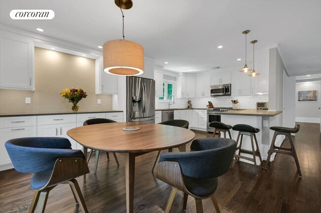 Foto del edificio - 94 Ridge Rd W