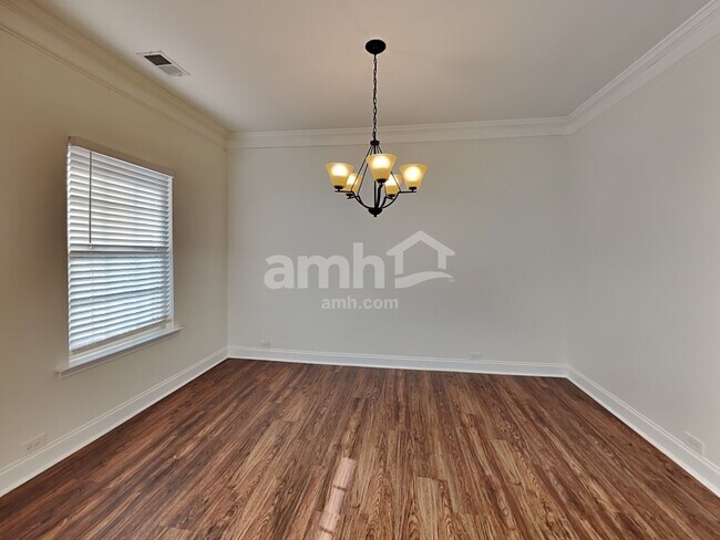 Foto del edificio - 6170 Oriole Ln