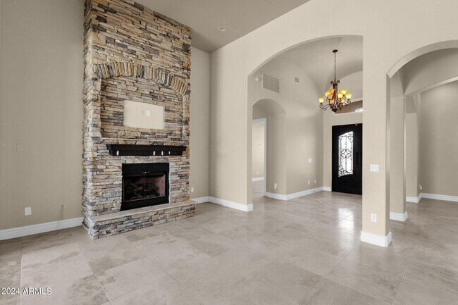 Building Photo - 11407 E Bellflower Ct