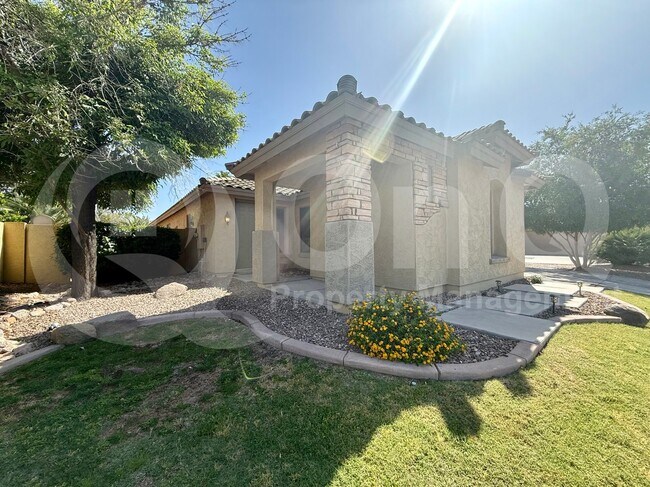 Foto del edificio - 2135 E Grand Canyon Dr