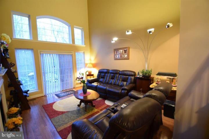 Foto principal - 269 Center Point Ln