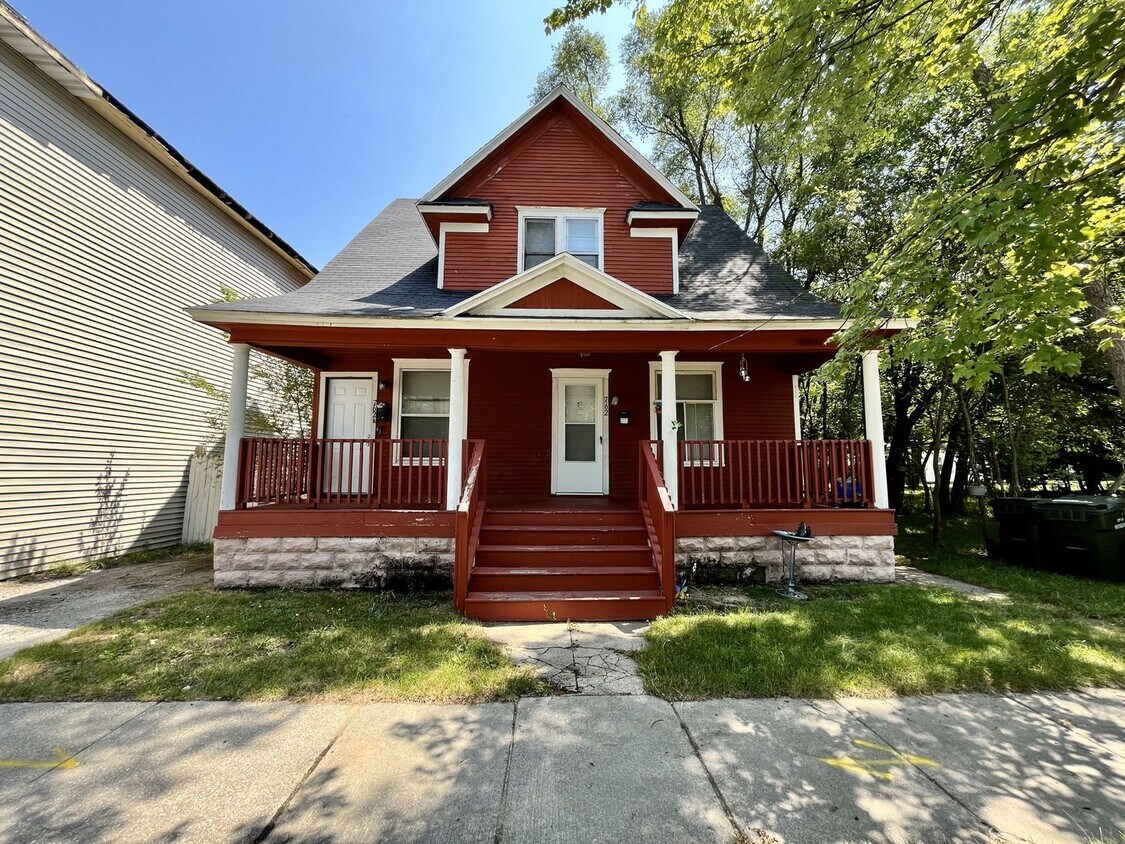 Primary Photo - 762 Wood St