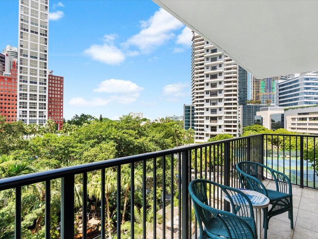 Foto del edificio - 1450 Brickell Bay Dr