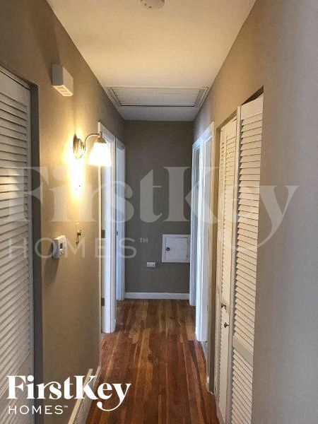 Building Photo - 1805 St Anthony Ln