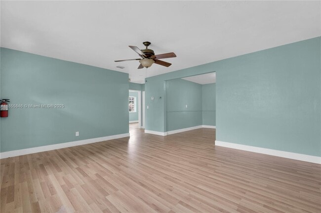 Foto del edificio - 1245 NE 117th St