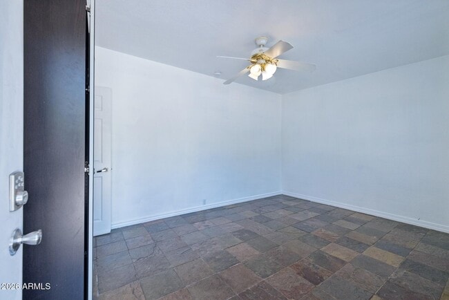 Building Photo - 1611 E Cedar St