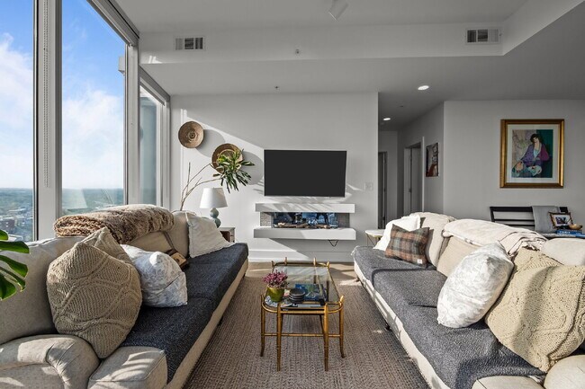 Foto del edificio - "Luxury Urban Living: Stunning 2-Bed, 2-Ba...
