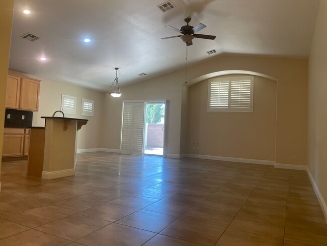 Foto del edificio - 1 story, 3br, 2 bth, 2cg, 1 RV