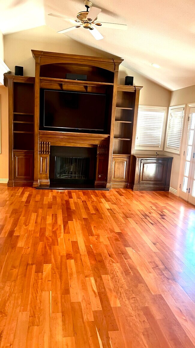 Foto del edificio - 16255 Dickens St