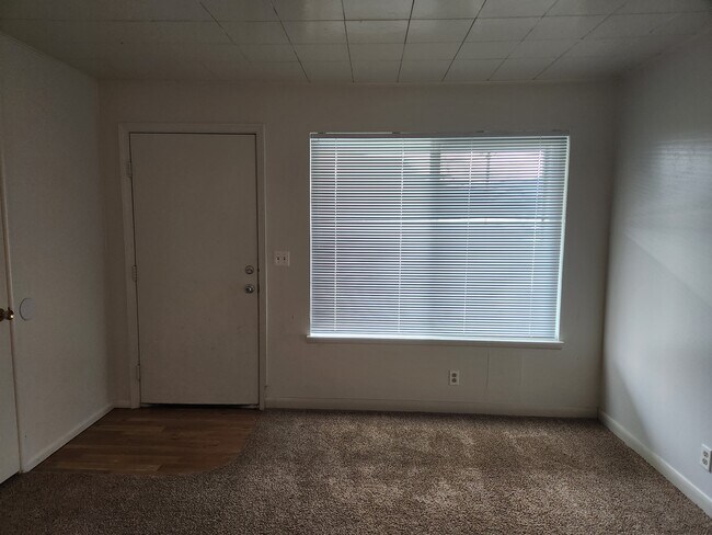Foto del edificio - 707 Cedar St