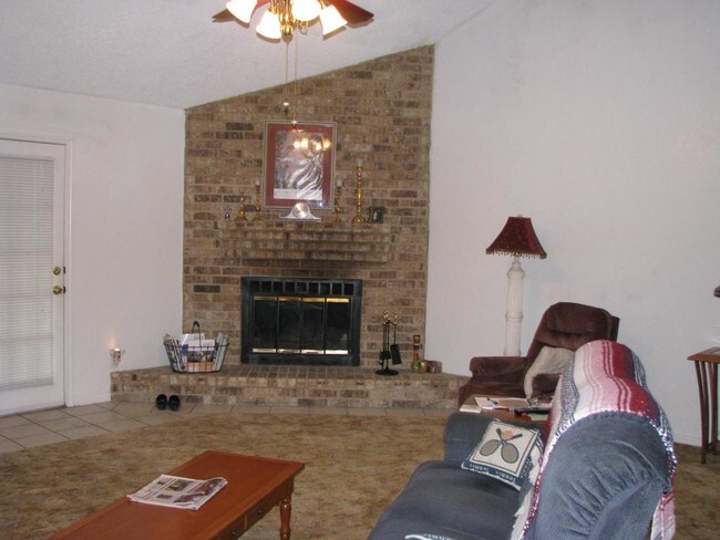 Building Photo - 8801 Trailridge Dr