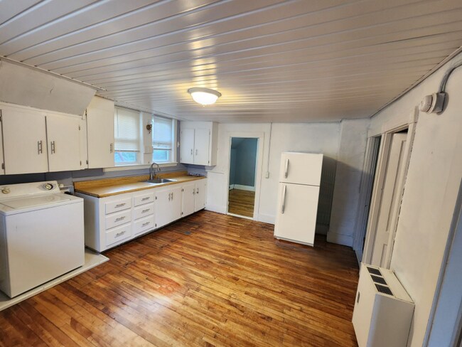 Foto del edificio - 136 Katahdin Ave