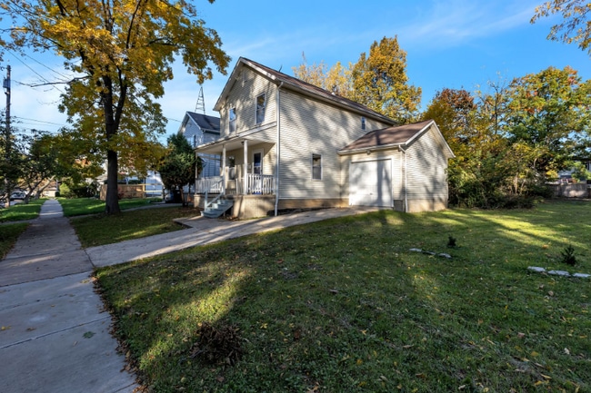 Building Photo - 3415 E 106th St