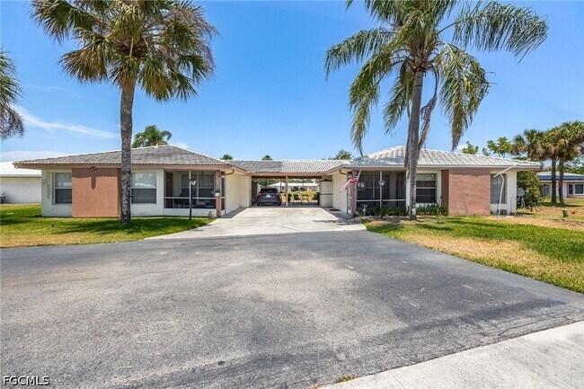 Foto del edificio - 220 Oakmont Pkwy