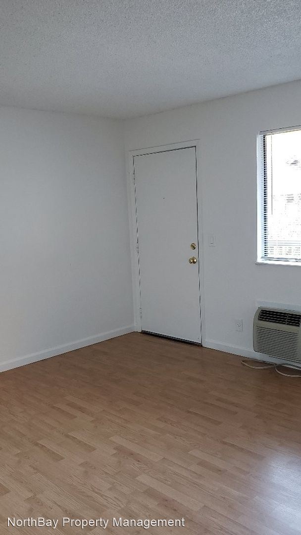 Building Photo - 220 Golden Ridge Ave