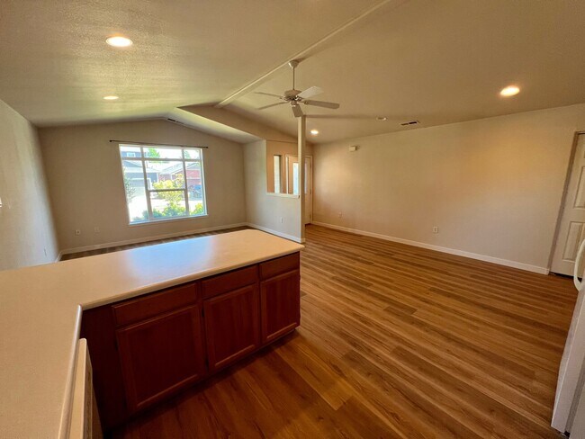 Foto del edificio - 2524 Parkwood Village Ln