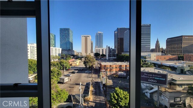 Foto del edificio - 3223 W 6th St