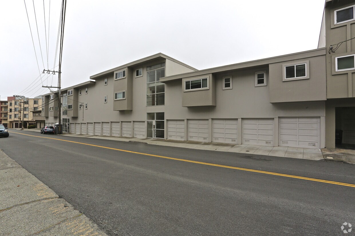 Building Photo - Burnett Apartments