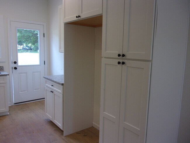 Foto del edificio - New Construction 2 Bedroom 1 Bath Apartment in Downtown Clover
