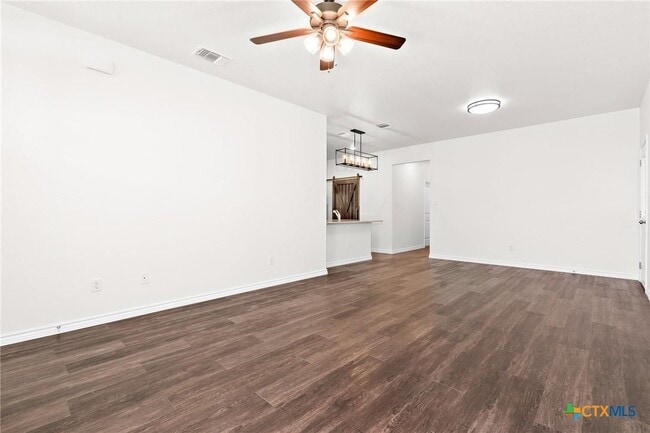 Foto del edificio - 5115 Rose Petal Ct