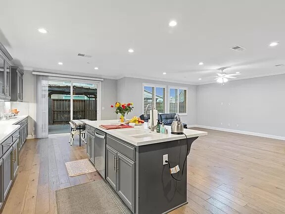 Foto principal - 3035 Isabella Dr