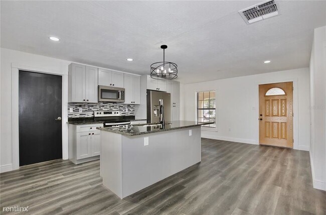 Foto del edificio - 3 br, 1 bath House - 5618 R Pinerock Rd