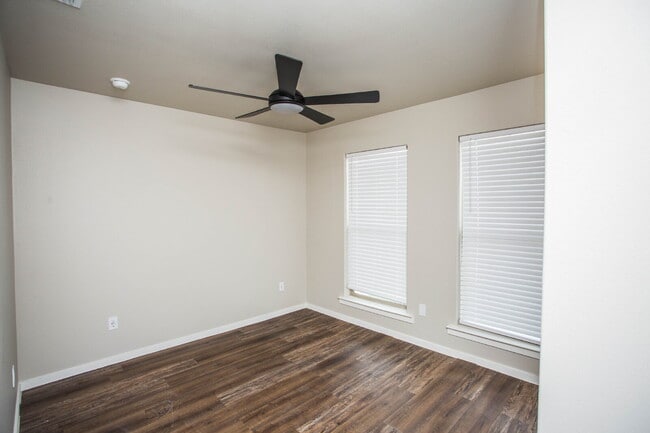 Foto del edificio - Modern 3/2/1 Duplex!