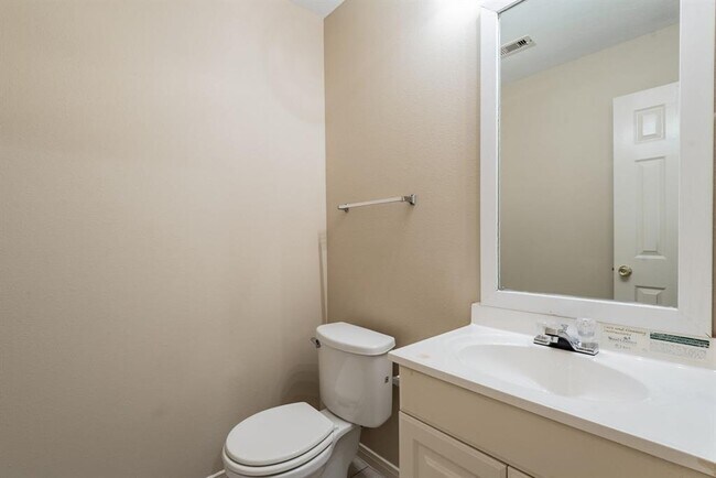 Building Photo - 4654 Phlox St