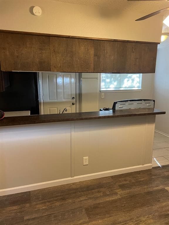 Building Photo - 300 Canion St