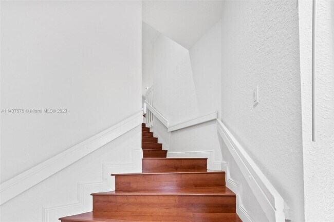 Building Photo - 9615 SW 138th Ave