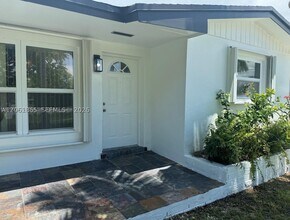 Building Photo - 17630 SW 112th Ave