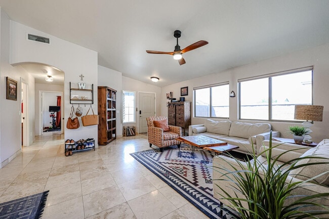 Building Photo - 4010 E Sidewinder Ct