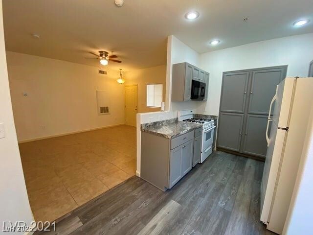 Foto del edificio - 1311 Red Gable Ln