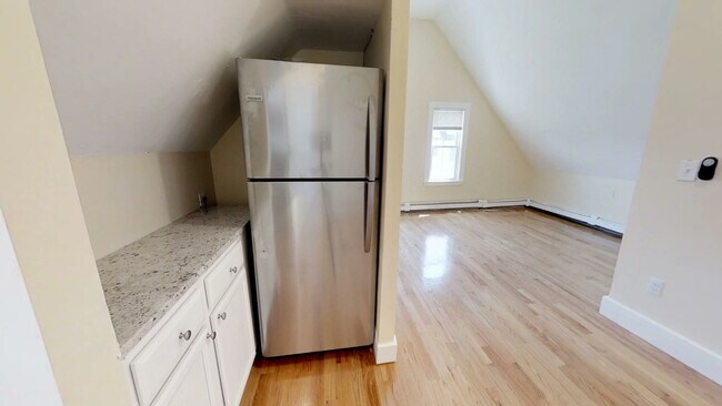 Foto del edificio - 248 Powder House Blvd