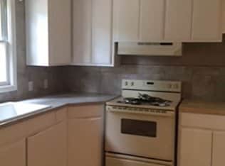 Building Photo - Large fenced yard