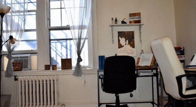 Foto del edificio - 1949 Commonwealth Ave